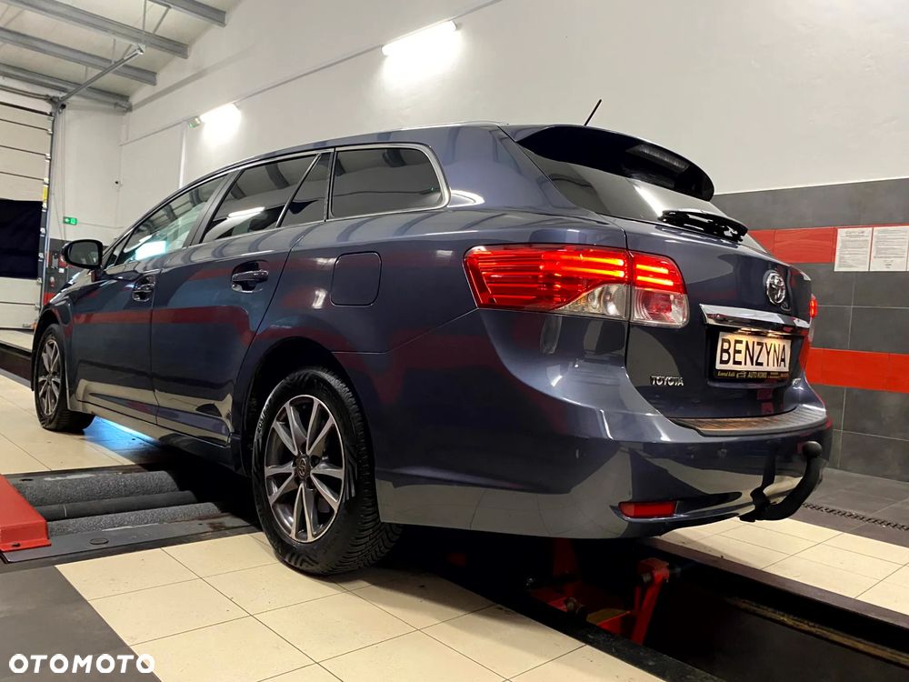 Toyota Avensis Touring Sports 1.8 Executive - 9