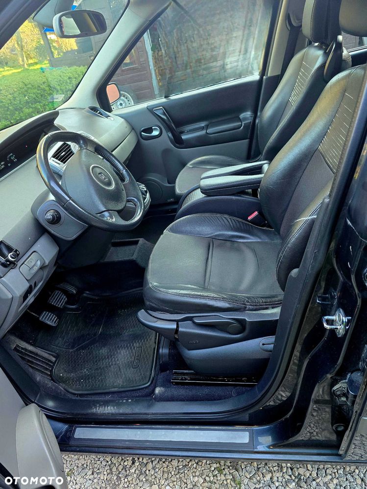 Renault Grand Scenic - 8
