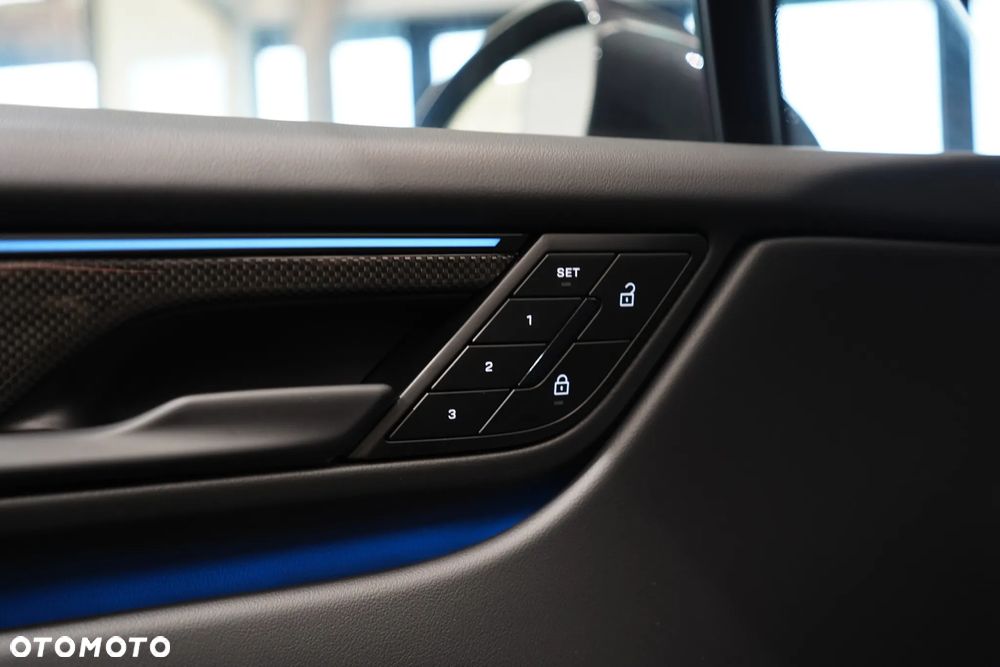 Porsche Macan Turbo 100kWh - 18