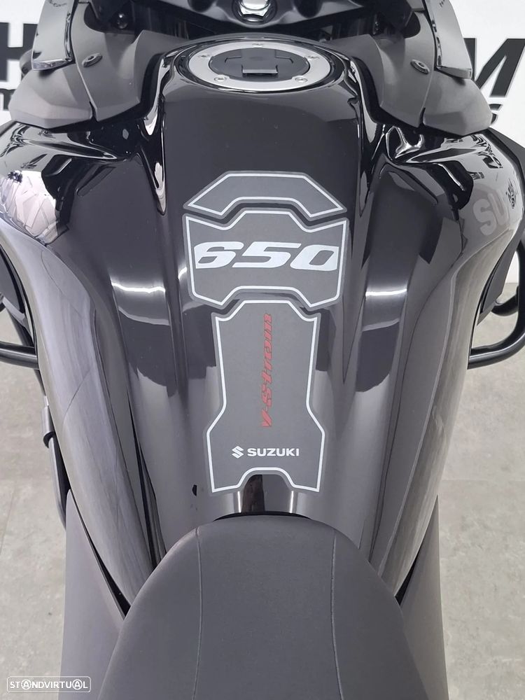 Suzuki DL 650A V-STROM - 13