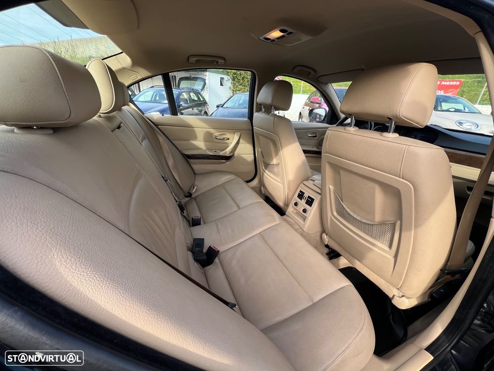 BMW 320 d Navigation Auto - 10