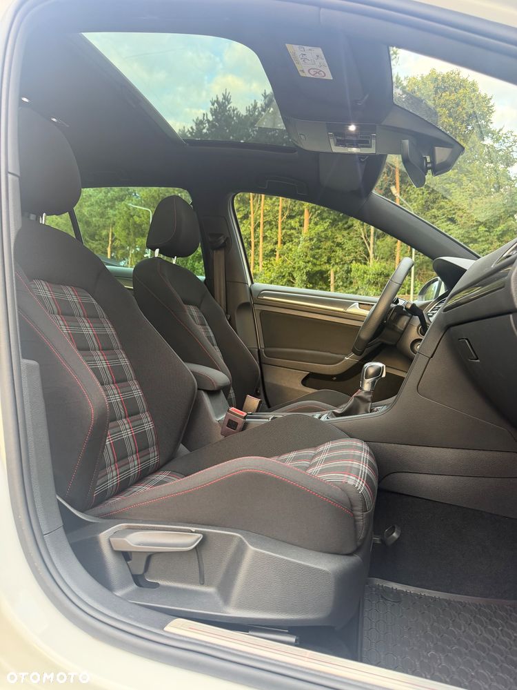 Volkswagen Golf GTI (BlueMotion Technology) DSG - 34