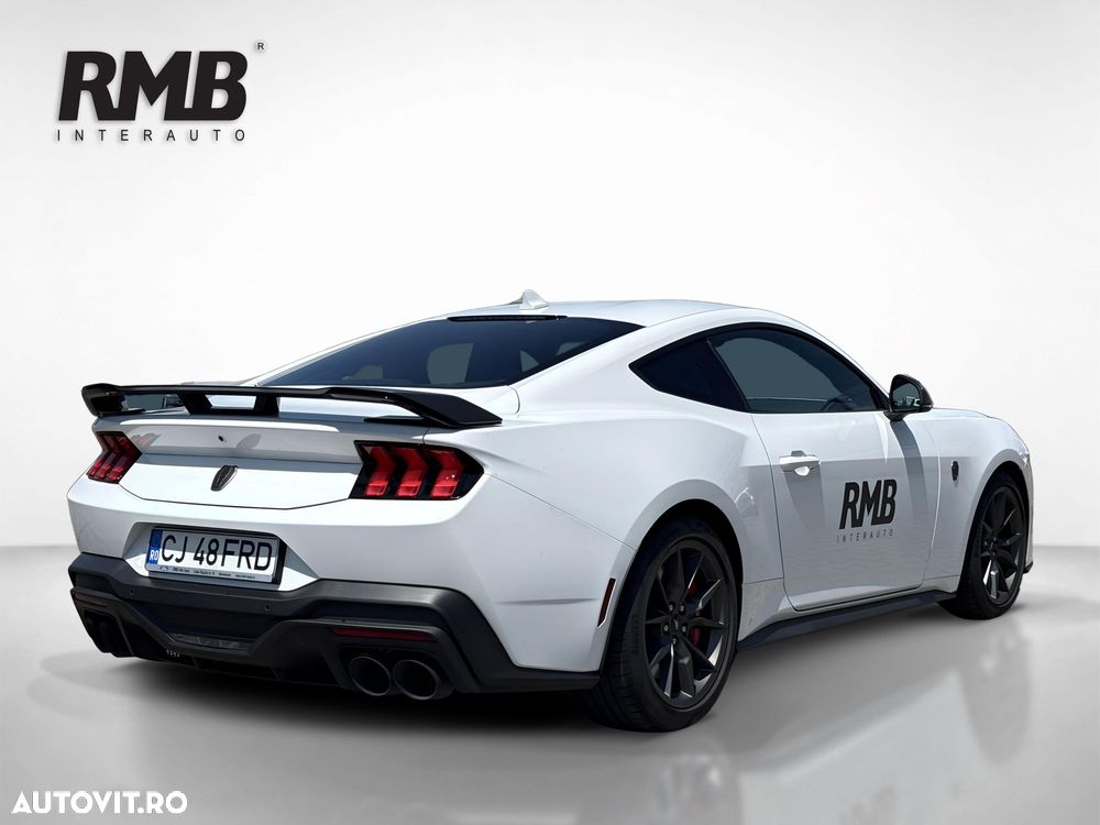 Ford Mustang - 6