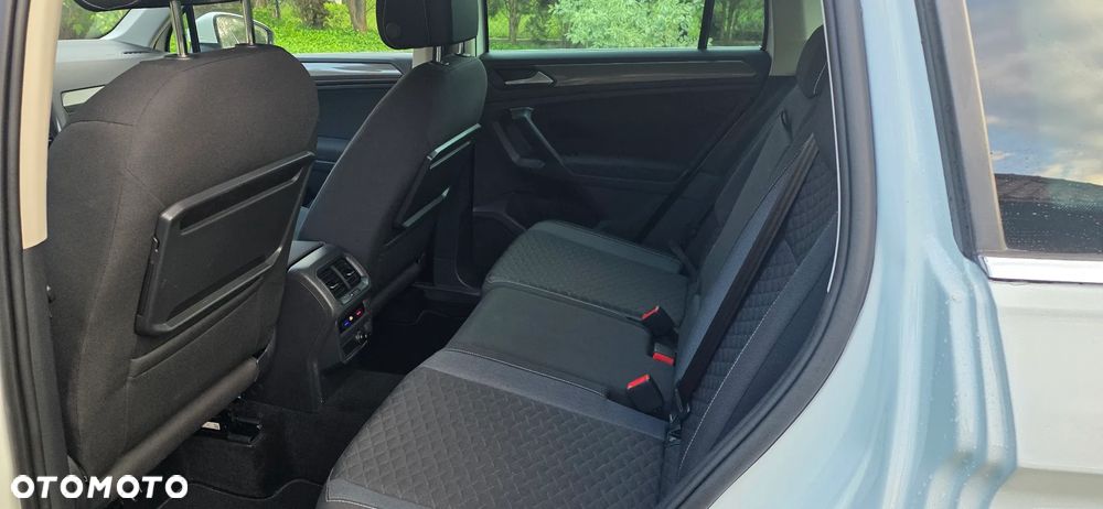 Volkswagen Tiguan - 12