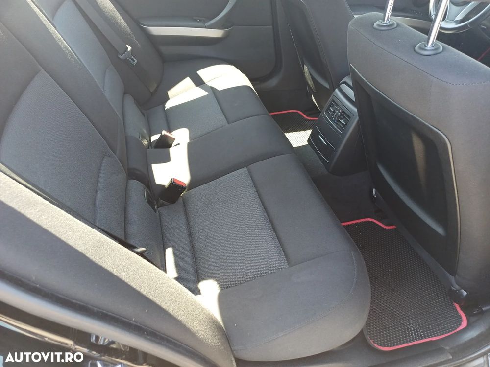 BMW Seria 3 320i - 8