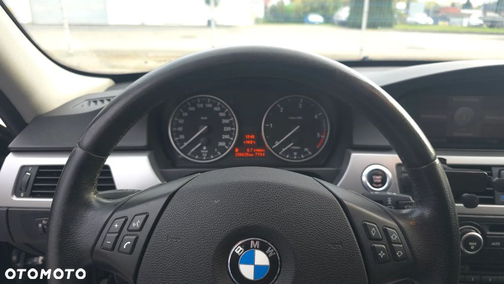 BMW Seria 3 320d - 11