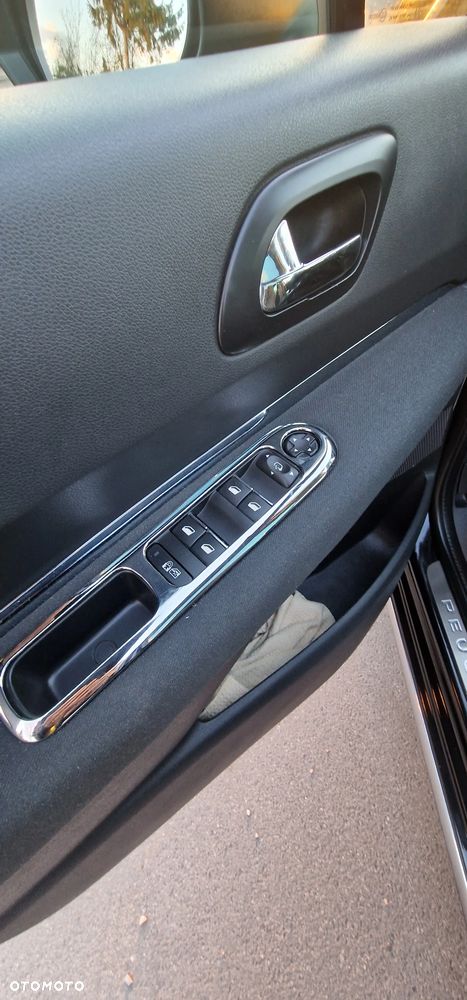 Peugeot 3008 1.6 THP Style - 34