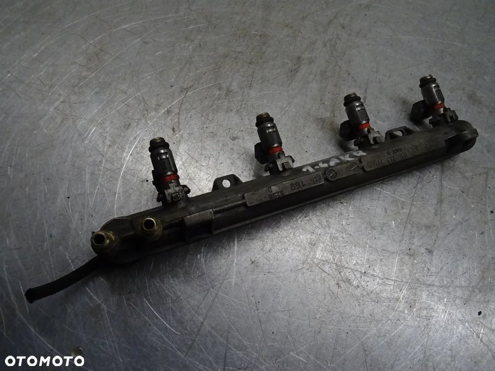 VW GOLF IV HB 3D 97-06 1.4B LISTWA WTRYSKOWA 036133319B - 1