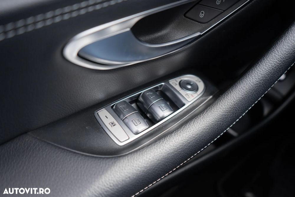 Mercedes-Benz E 300 de 9G-TRONIC AMG Line - 29