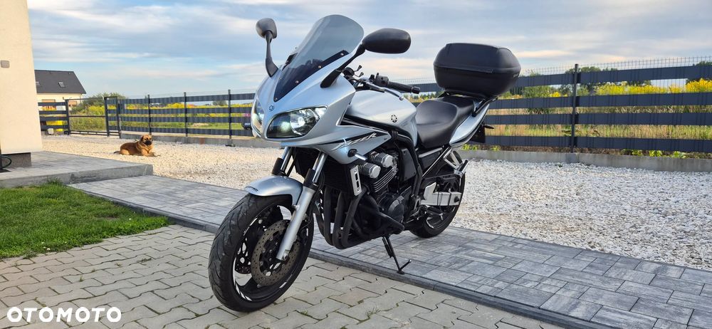 Yamaha FZS - 1