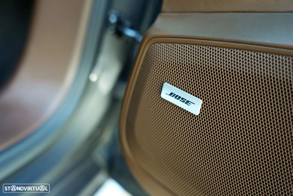 Porsche Panamera Sport Turismo 4 E-Hybrid Edition 10 Anos - 19