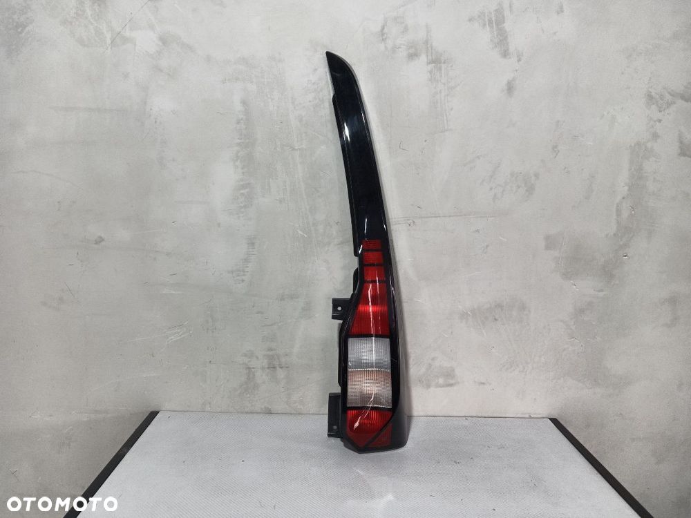 LAMPA TYŁ TYLNA PRAWA VW CADDY V 2K7945258 - 1