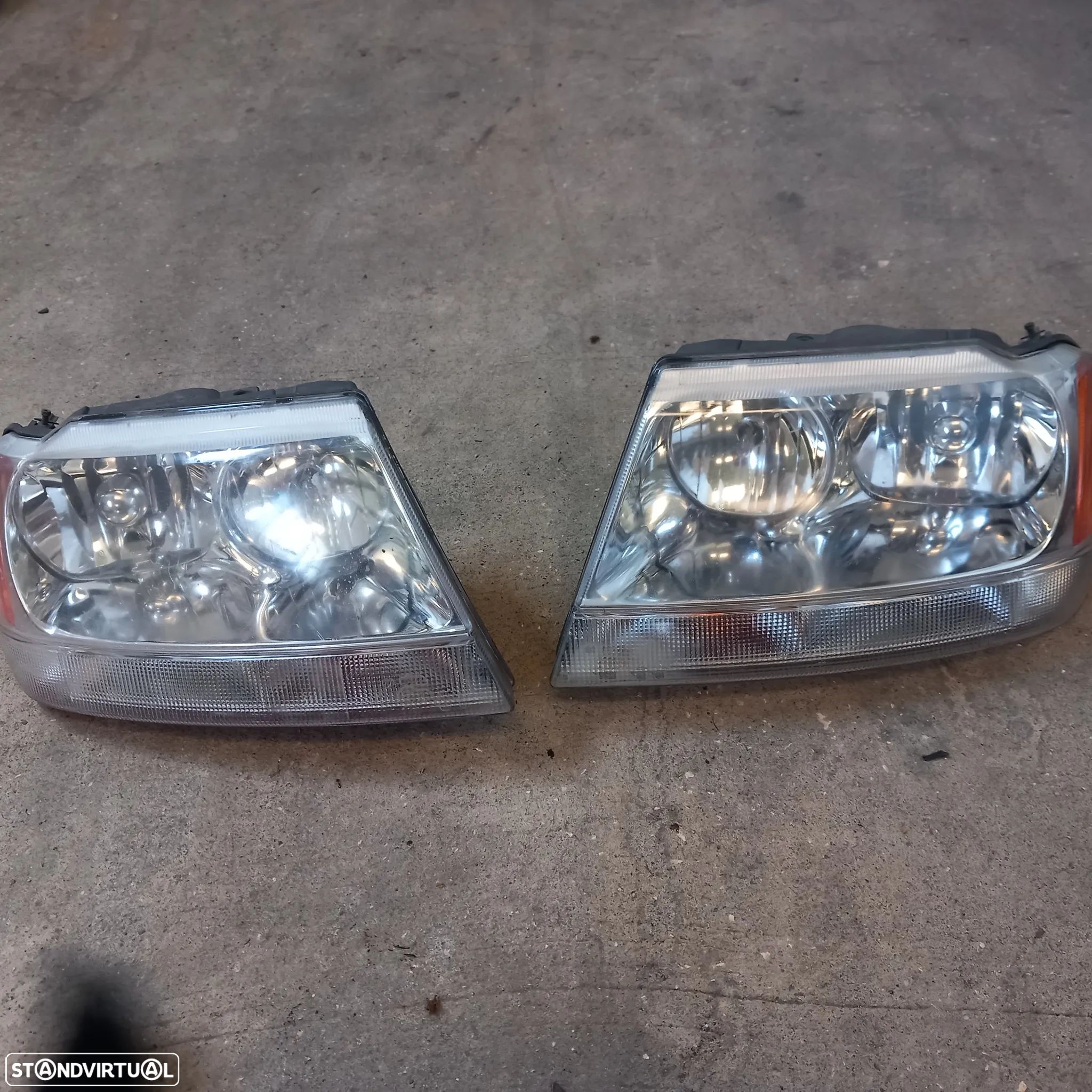 Conjunto farois jeep cherokee - 1