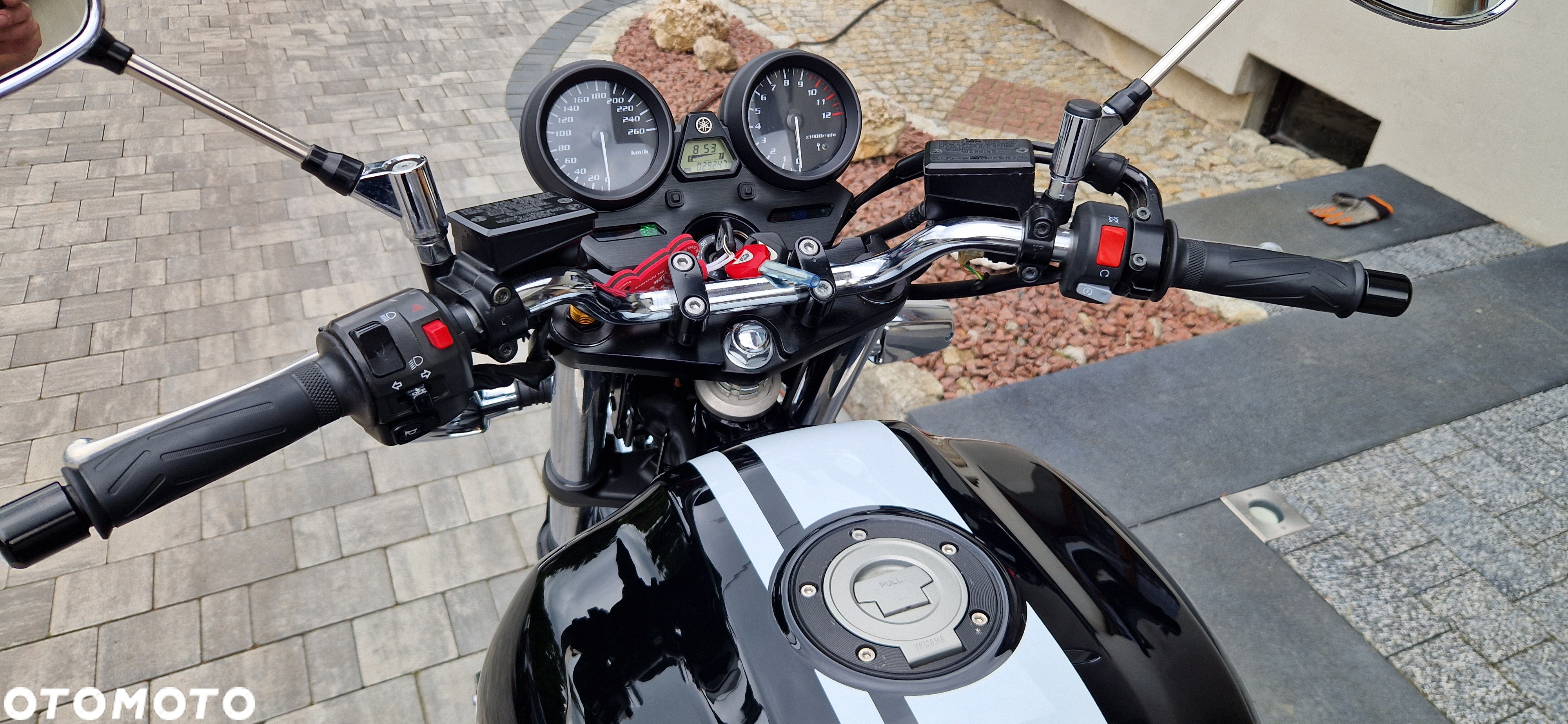 Yamaha XJR - 3