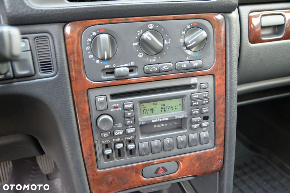 Volvo V70 2.5 - 16