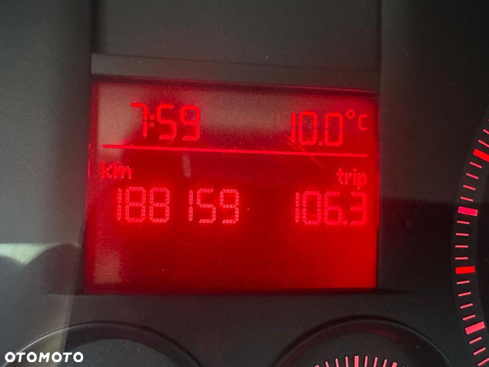 Volkswagen Caddy - 8