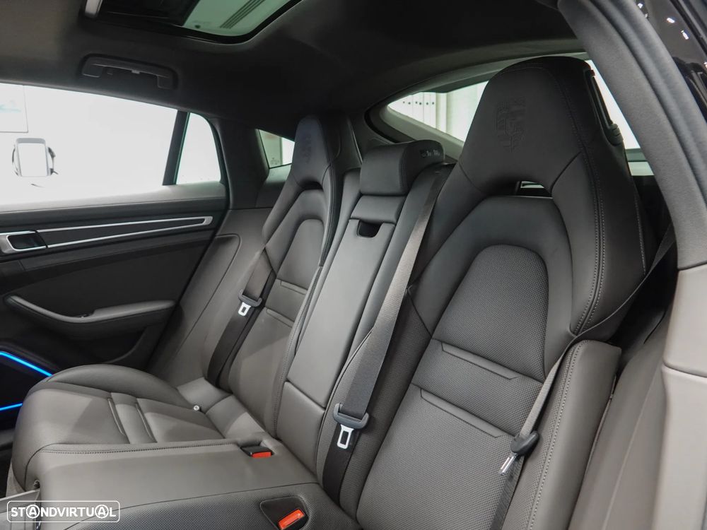 Porsche Panamera 4 E-Hybrid Platinum Edition com PDLS - 39