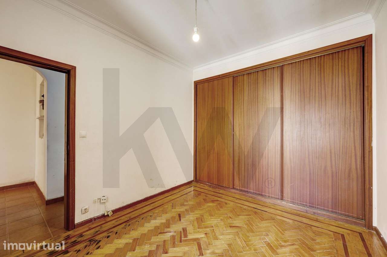 APARTAMENTO T2 NA AVENIDA ALMIRANTE REIS COM METRO À PORTA E ELEVADOR - Grande imagem: 5/41