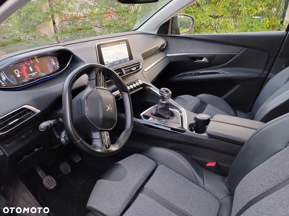 Peugeot 3008 1.5 BlueHDi Allure Pack S&S - 26