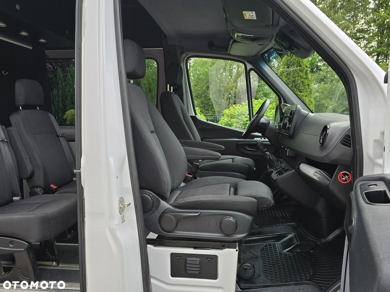 Mercedes-Benz Sprinter - 16