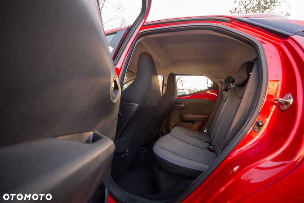 Toyota Aygo x-play connect - 34