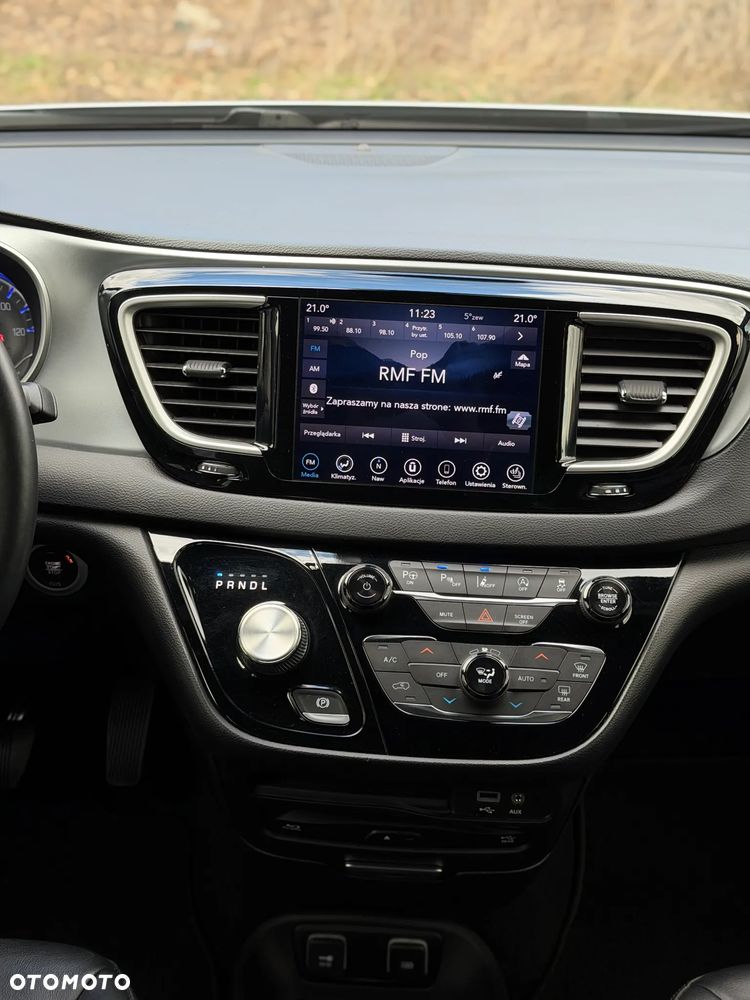 Chrysler Pacifica - 21