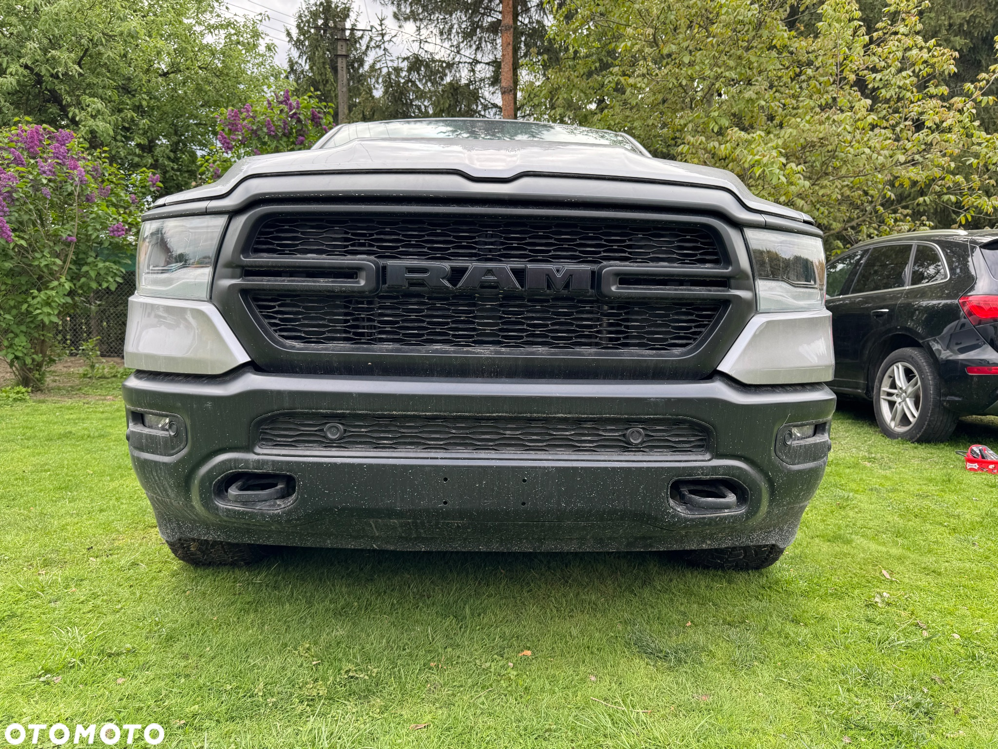 Dodge RAM 1500 5.7 4x4 - 16