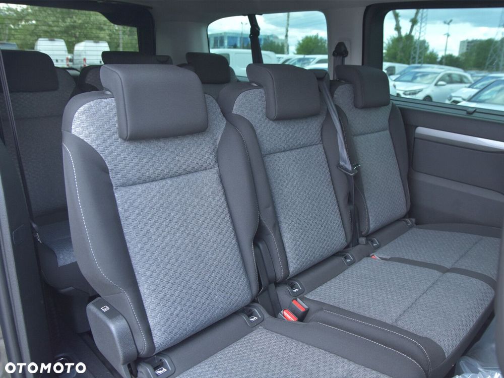 Peugeot Traveller - 19