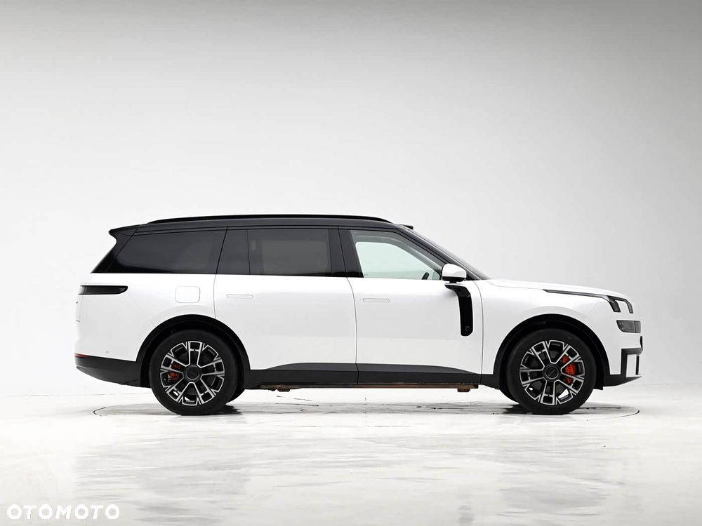 Lynk & Co 900 - 5