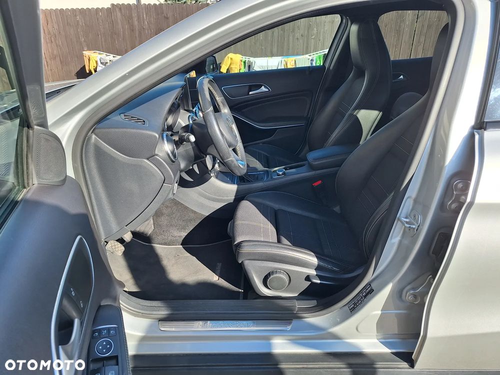 Mercedes-Benz GLA 200 d - 15