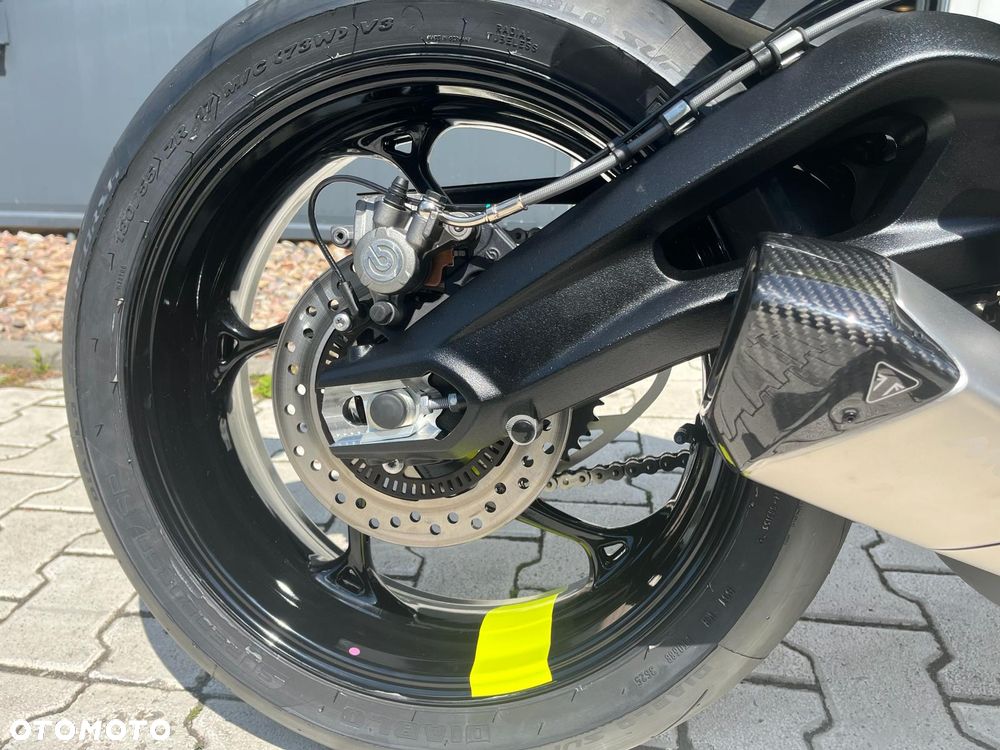 Triumph Street Triple - 13