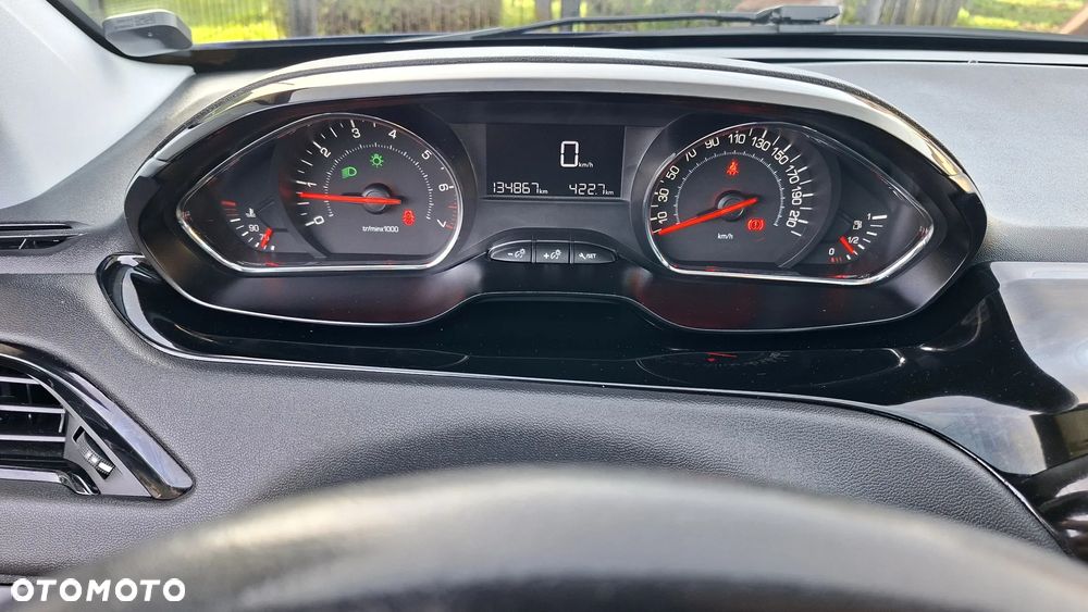 Peugeot 208 1.2 PureTech Allure - 35