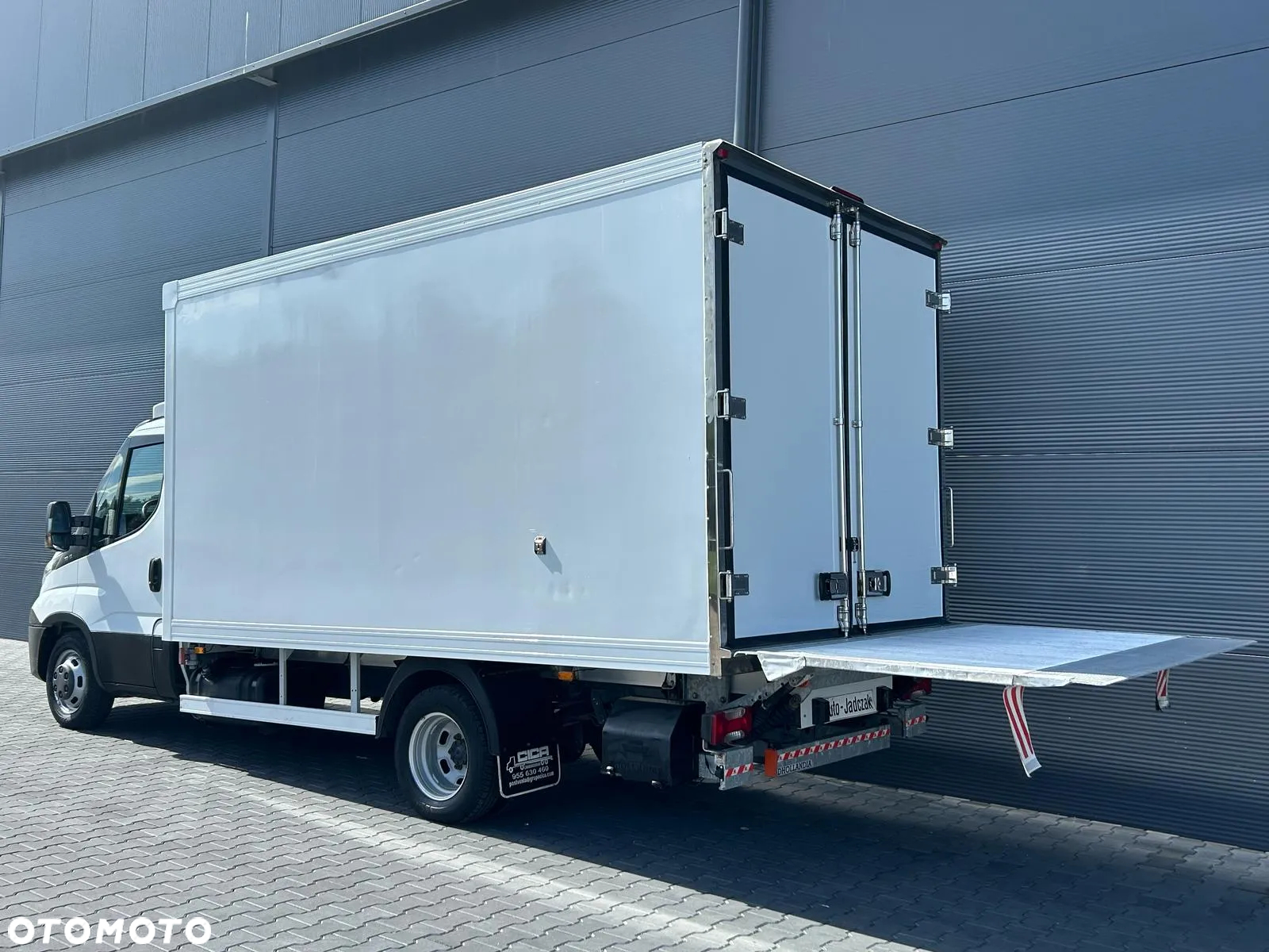Iveco Daily 35C15 3.0 HPI Chłodnia 400cm długości + winda 1000kg **Niski przebieg**Bez AdBlue**Klima**Sprowadzony**Super stan** - 5