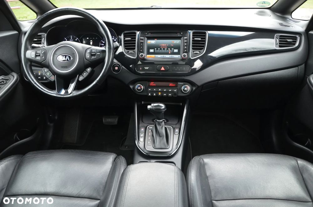 Kia Carens - 24