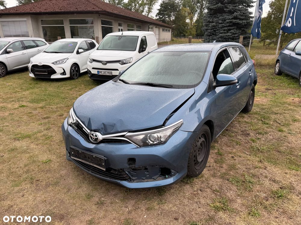 Toyota Auris - 2