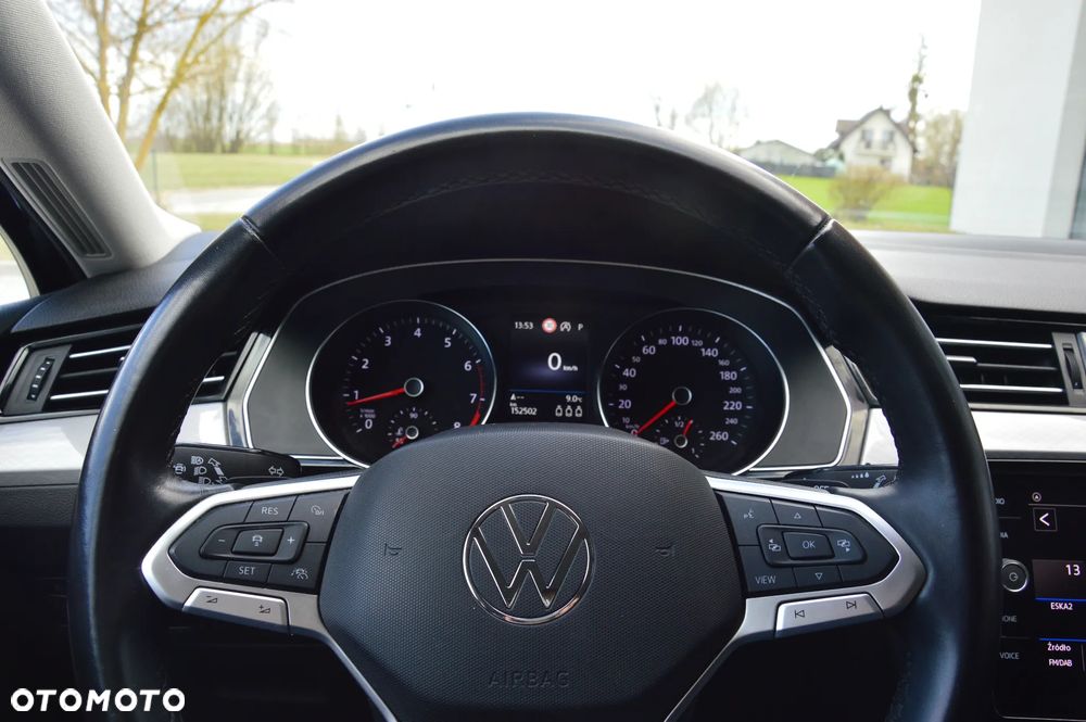 Volkswagen Passat - 26