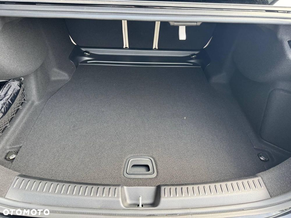 Mercedes-Benz Klasa E 220 d 4-Matic AMG - 39