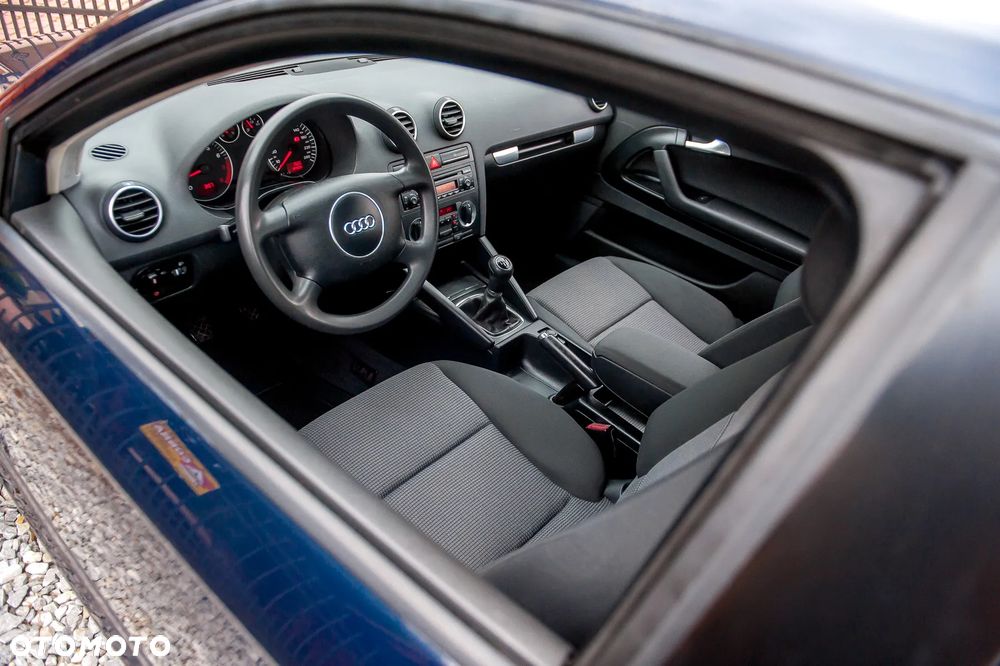 Audi A3 3-drzwiowe 1.6 Ambition - 7