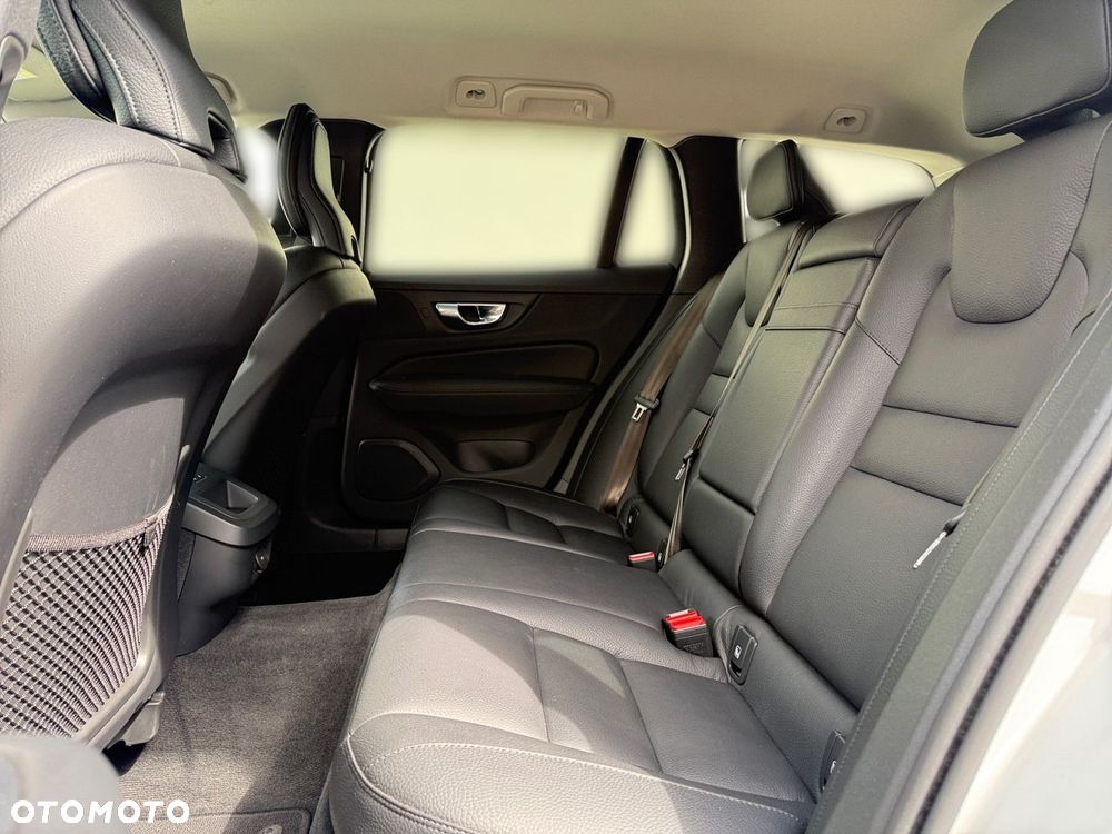 Volvo V60 Cross Country - 14