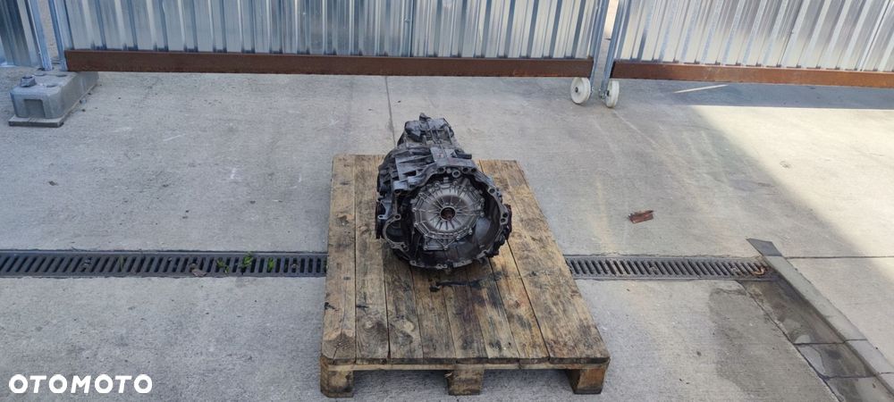 SKRZYNIA BIEGÓW AUDI A4 B7 A6 C6 MULTITRONIC JZM - 1
