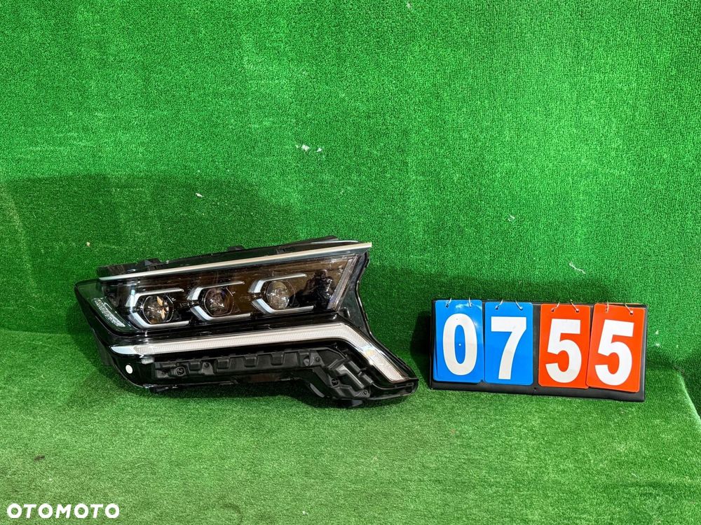 REFLEKTOR PRAWY KIA SORENTO IV FULL LED NR:755 - 1