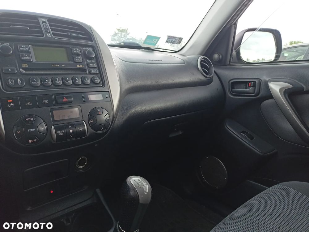 Toyota RAV4 2.0 VVT-i 4x4 - 11