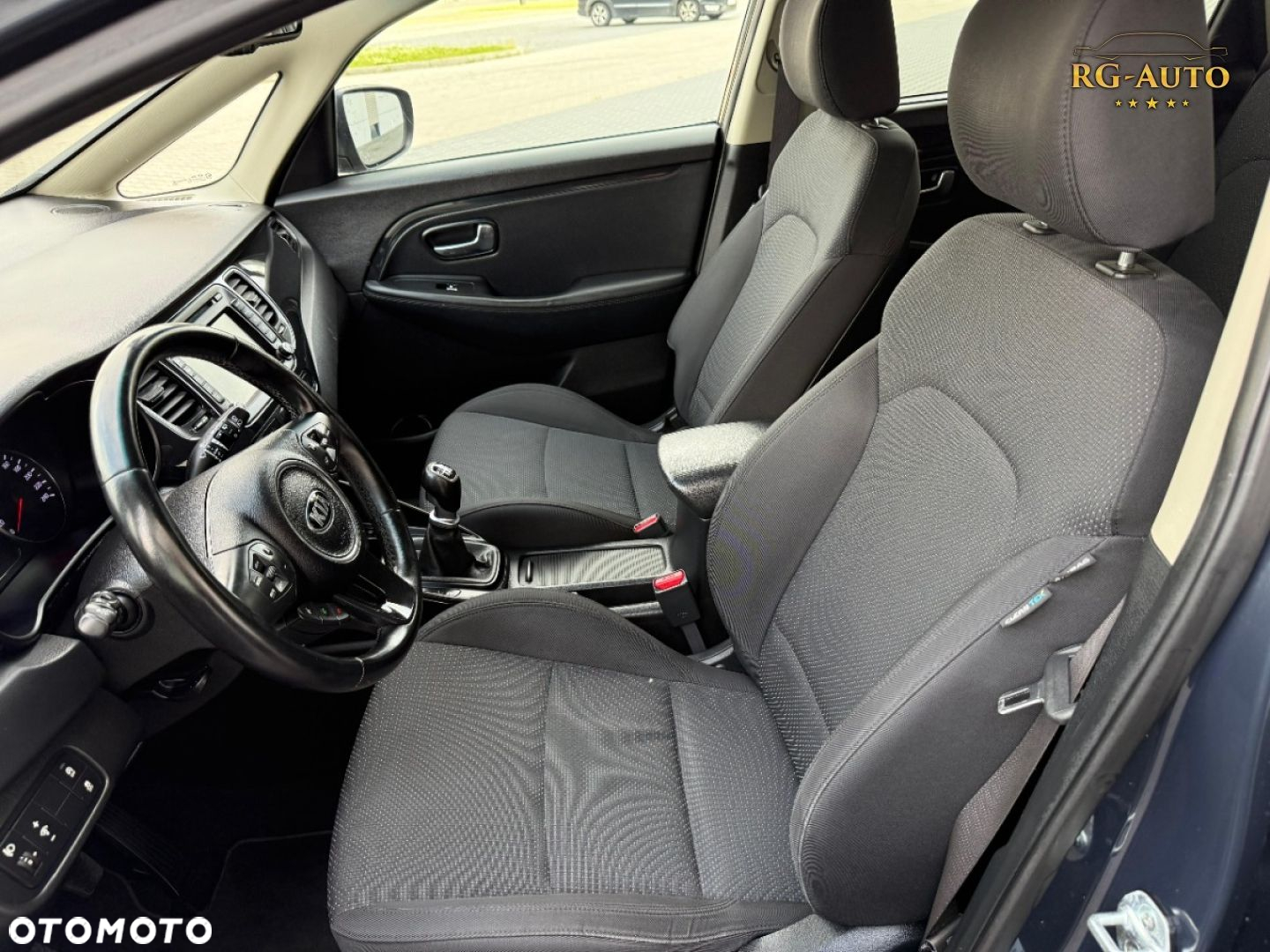 Kia Carens - 23