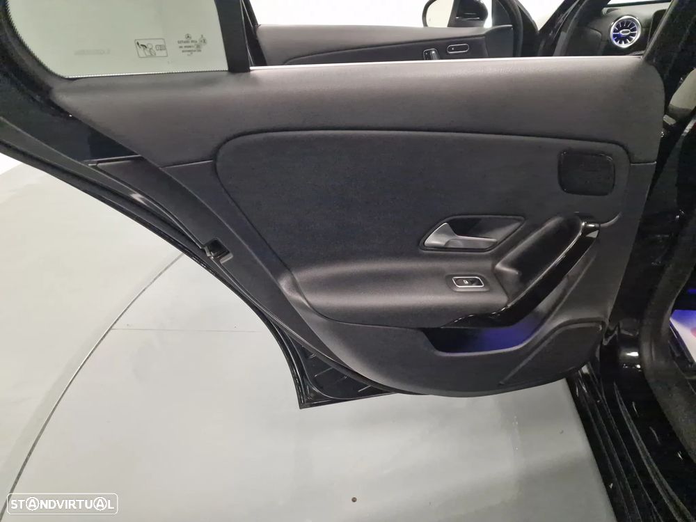 Mercedes-Benz A 180 Limousine d Style Plus Aut. - 40