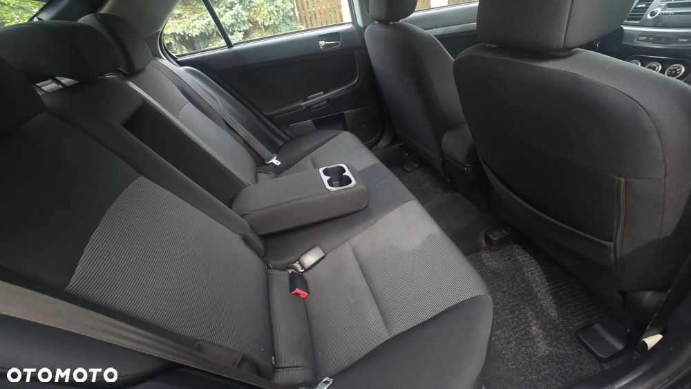 Mitsubishi Lancer 1.8 Intense - 19