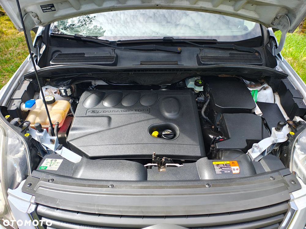 Ford Kuga - 40