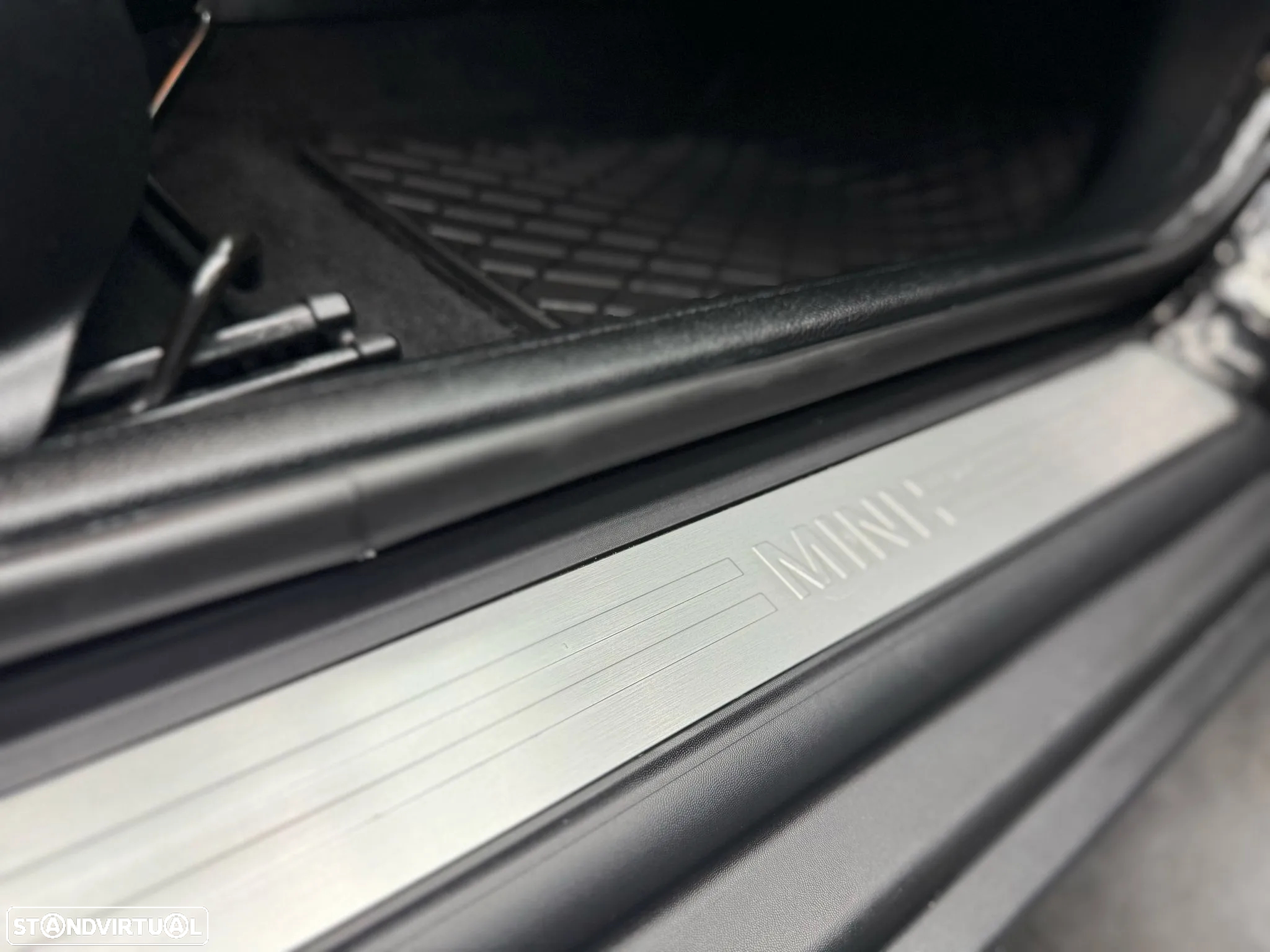 MINI 5 Portas Cooper D - 9