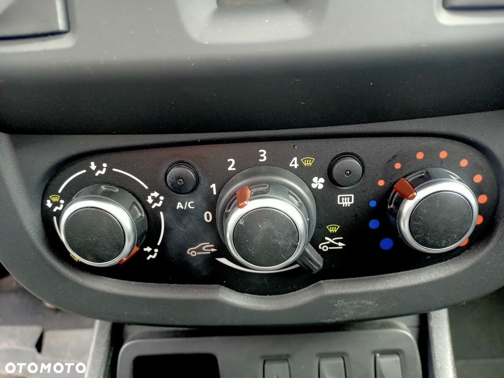 Dacia Duster 1.6 SCe Open S&S - 9