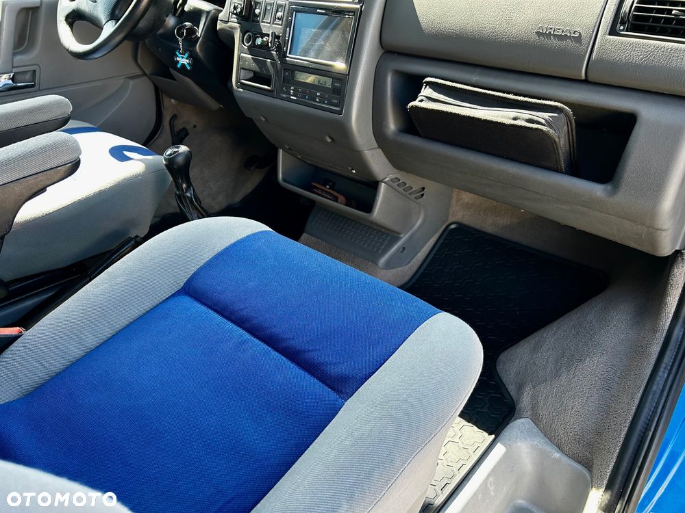 Volkswagen Multivan Standard - 10