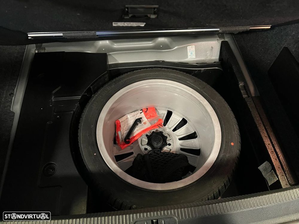 VW Passat 2.0 TDI Highline - 31